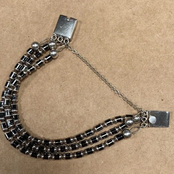 Womens 3 Stranded Bracelet Hematite Beads Sterling Silver - Picture 3 of 5